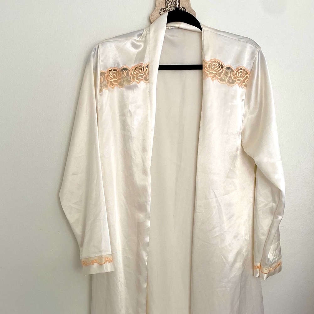 Silk Robe - Picture 2 of 11